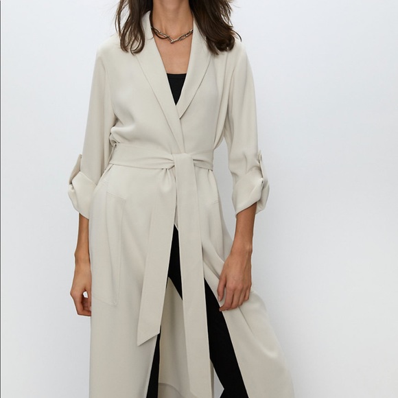 Khalo Robe - Picture 4 of 7